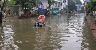 ভারী বৃষ্টিতে কুমিল্লায় জলাবদ্ধতা, দুর্ভোগে পরীক্ষার্থীসহ নগরবাসী